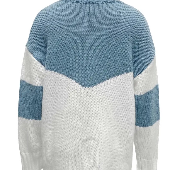 Soft V-Neck Light Weight Knit Sweater. Size Large. NWOT - Picture 3 of 6